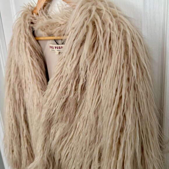 Free People Renata Faux Fur Shag Coat Sand Size Medium - Picture 7 of 15